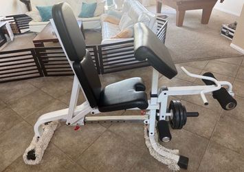 Adjustable workout bench w weights, like new condition