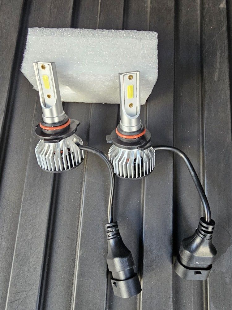 Bright New 6000k LED 9005 White Light.
