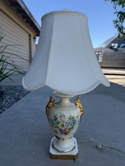 Vintage table lamp Frederick Cooper floral urn lamp 23” tall