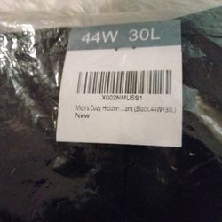 Men's Pants Size 44W 40L Color Black
