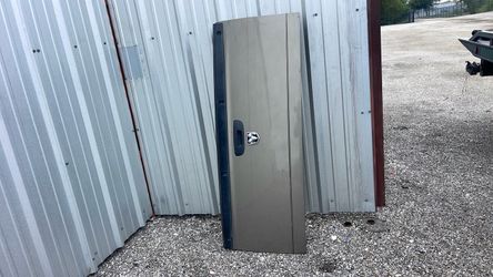 2010 dodge ram 1500 tailgate and rear bumper