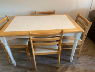 Dining Table and 4 Chairs Set