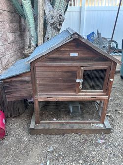 Rabbit hutch house
