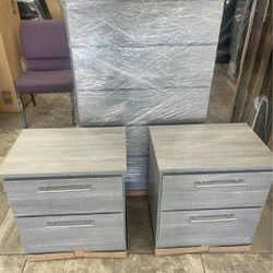 Chest and 2 Nightstands ⚜️ Gavetero y 2 Mesitas de Noche 