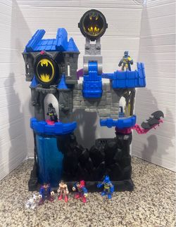 DC  Comics Bat Cave  with figures Imaginext