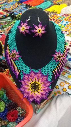 tengo collares guicholes ago envÃos a todo estados unidos