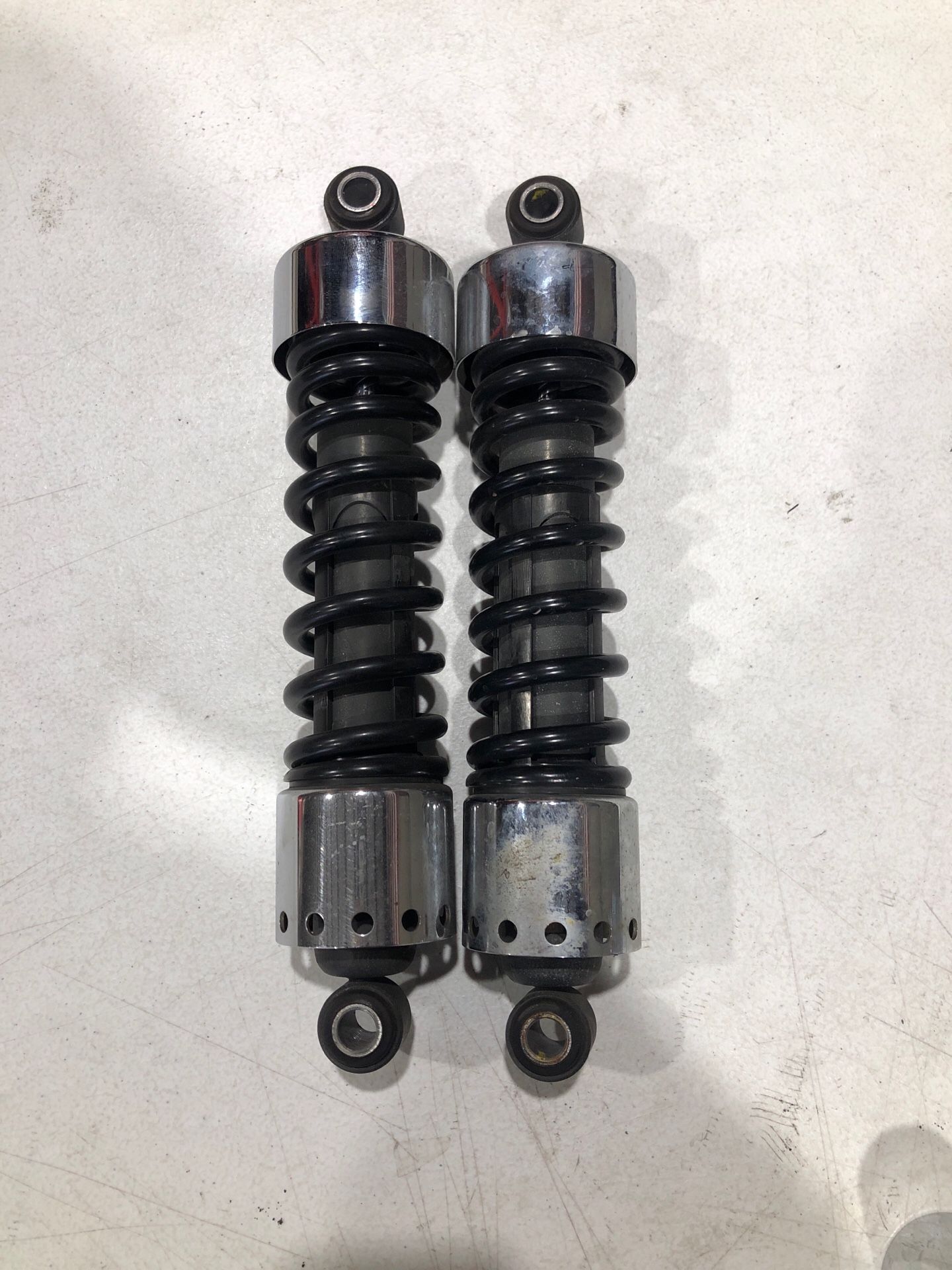 Low Rider Shocks Rear shocks off a 2016 Harley-Davidson FXDL Dyna Low Rider for Sale in ...