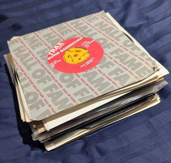 31 Vintage Vinyl 45s