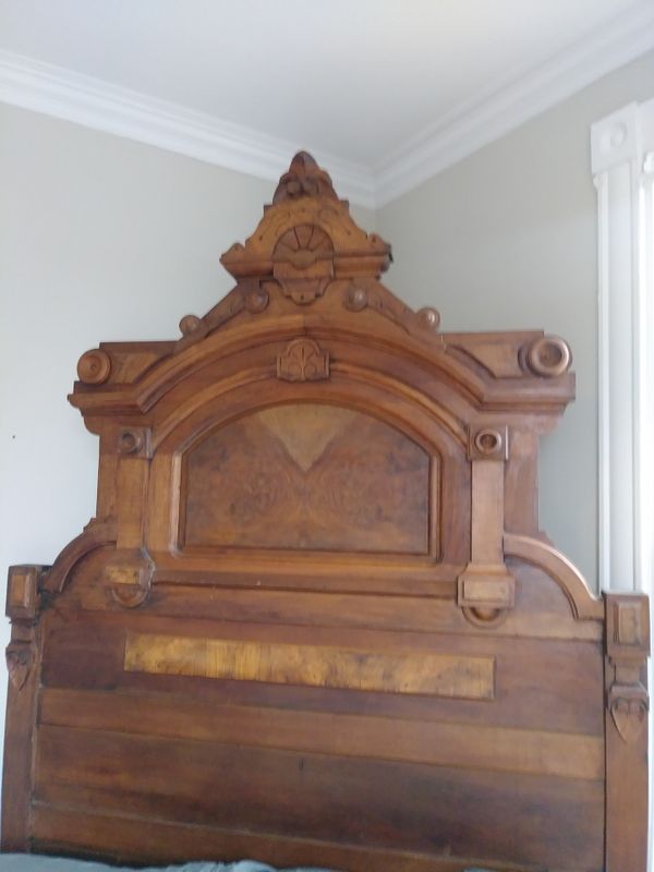 1700s Hans carved antique bed for Sale in Richmond, VA OfferUp