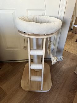 Brand New Modern tree for cats with scratching post