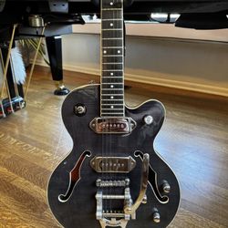 Epiphone Hollow body Acoustic Electric Wildcat Guitar