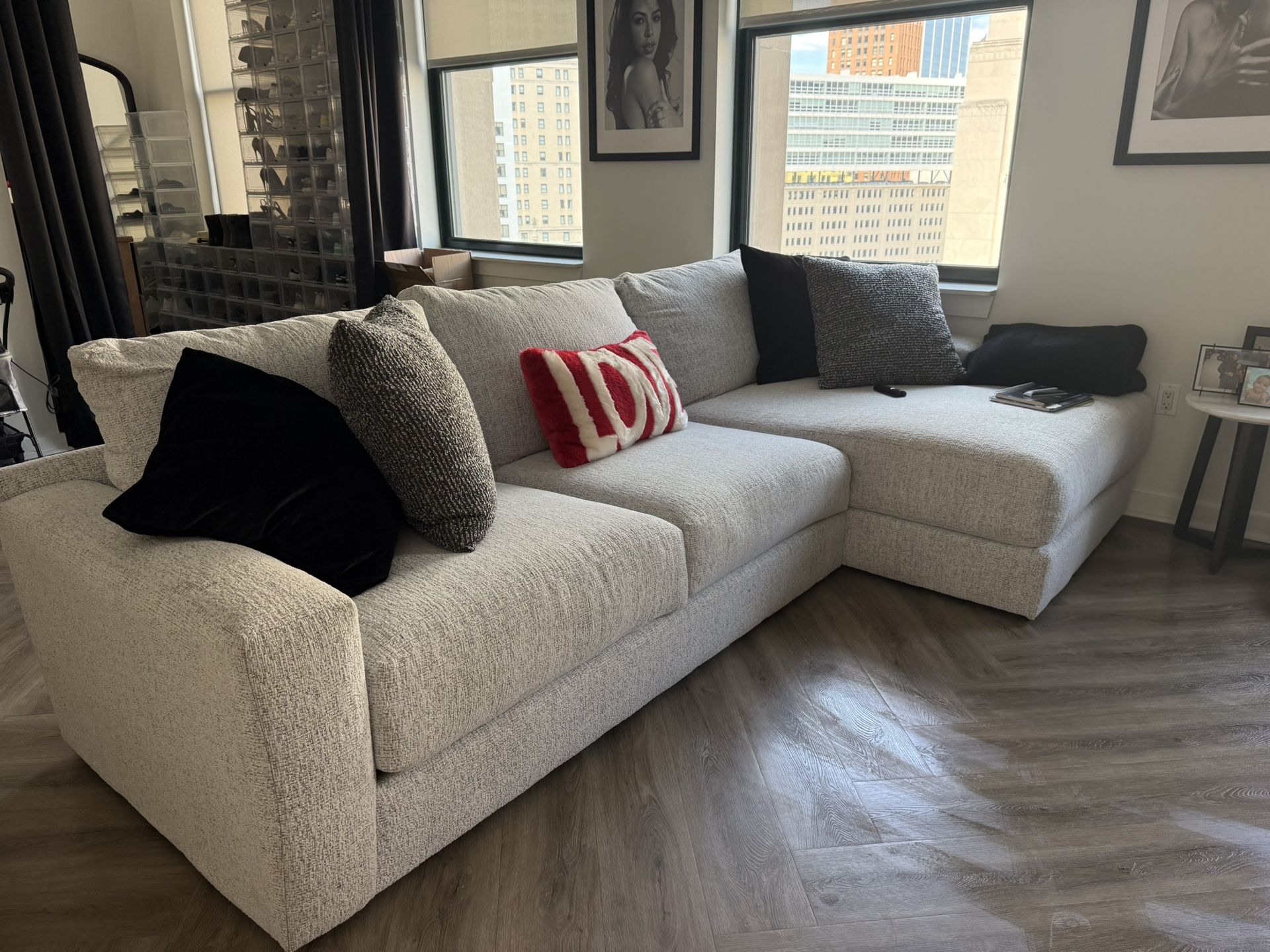 2 Piece Right Arm Facing Chaise Sectional 