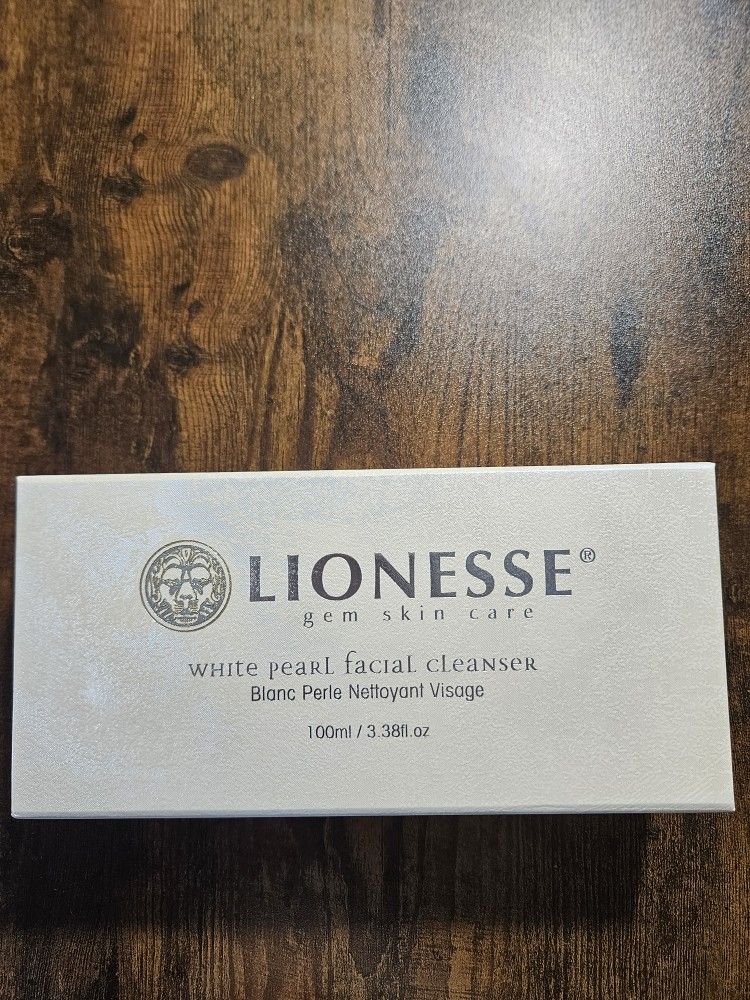 Lionesse White Pearl Facial Cleanser NEW 3.3oz/100ml