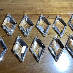 12 FACETED DIAMOND SHAPED SHAPED CRAFT CRYSTALS