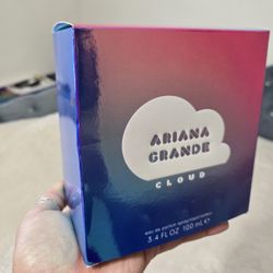 Ariana Grande Cloud perfume 