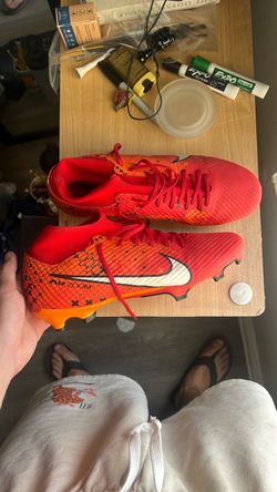 Soccer cleats