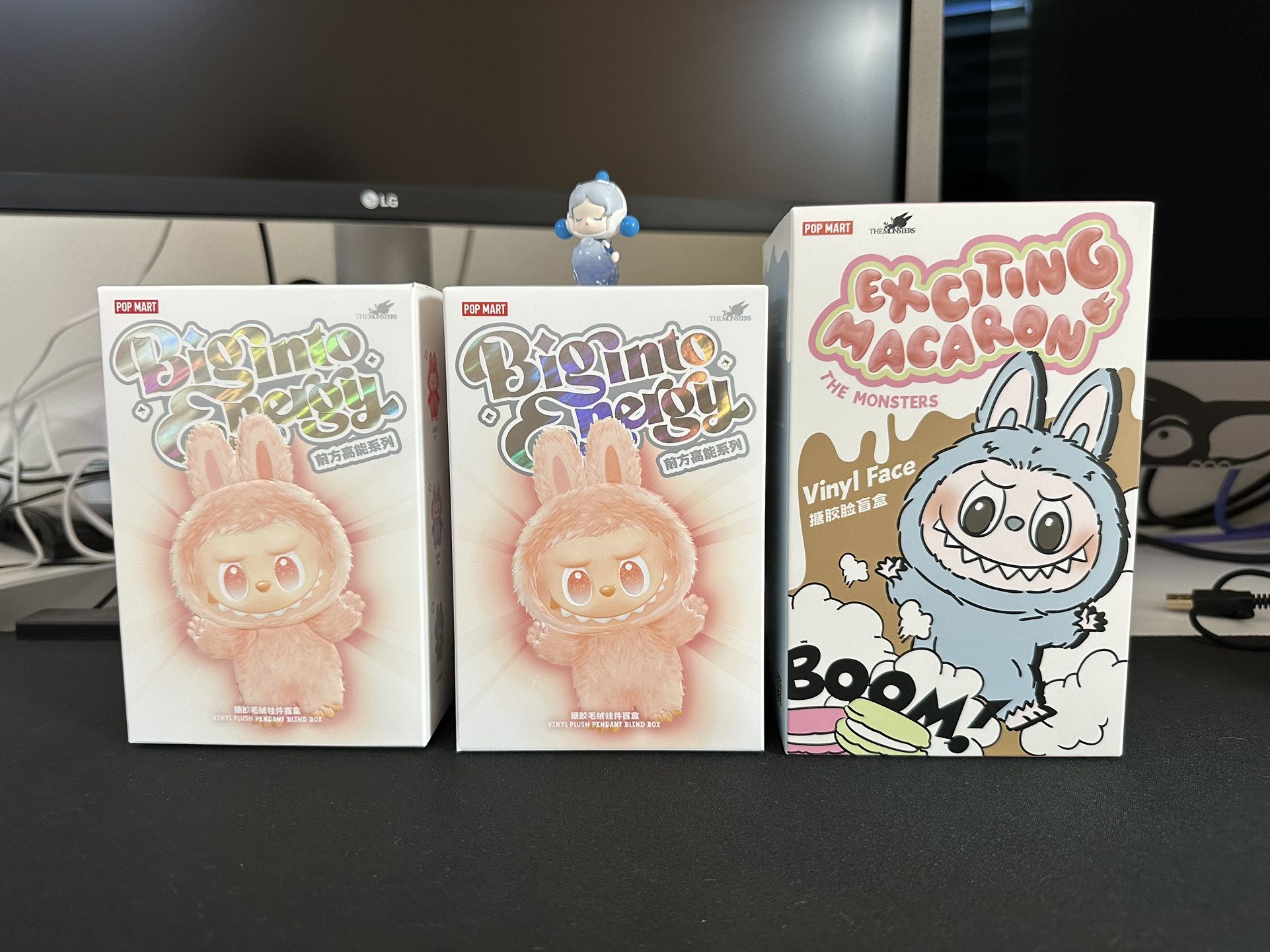 Labubu Big Into Energy & Macaron