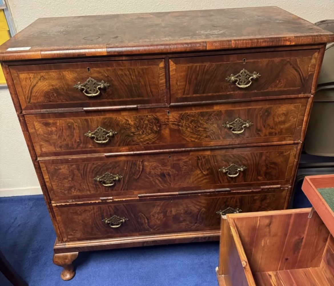 Dresser