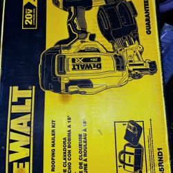 DEWALT 20V MAX Lithium-Ion 15-Degree Electric Cordless Roofing Nailer Kit with 2.0Ah Battery Charger and Bag