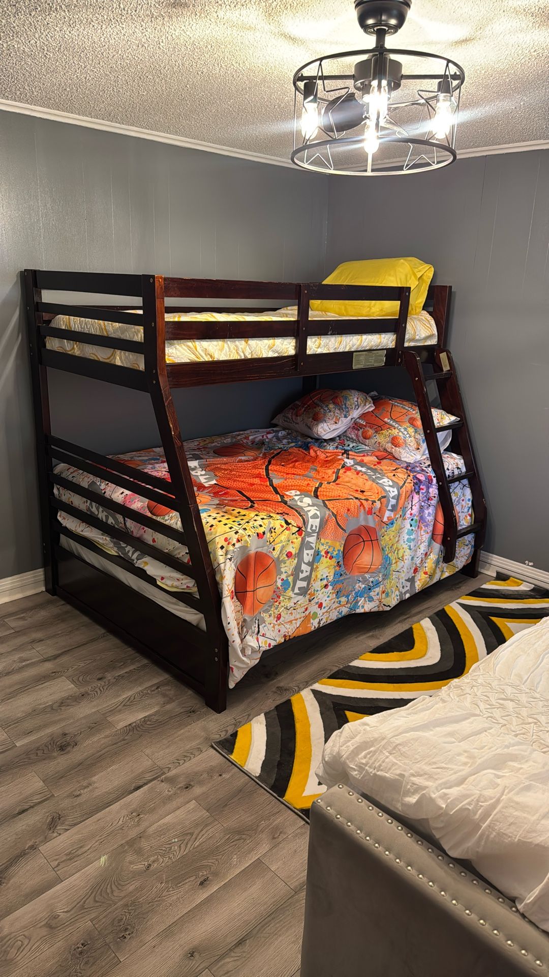 Full/Twin Bunk Bed - Mattress Included Pickup in Tupelo)