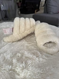 UGGS SLIPPERS (white) 7