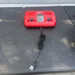 Milwaukee M18 Dual Bay Simultaneous Rapid Charger