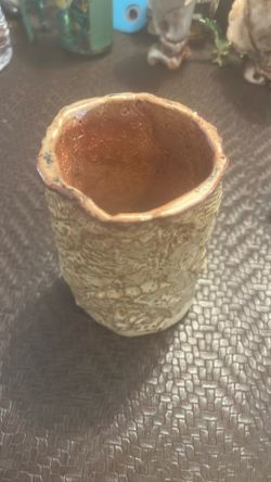 Pottery pen holder