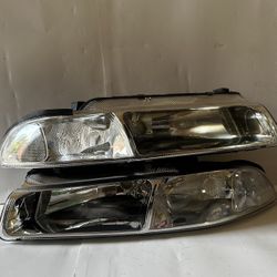 Chrysler Cirrus Headlight Year 95-00