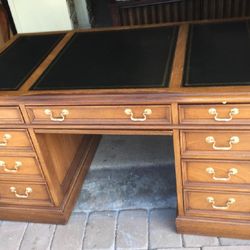 Sligh And Lowry Leather Top Desk 