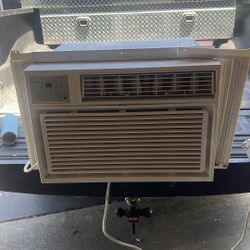 AC Window Unit-  8000 BTU