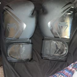 Boxing Gloves 