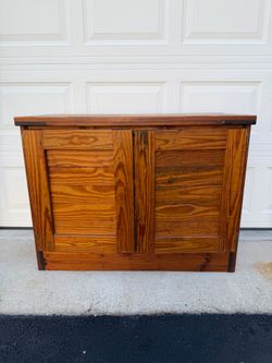 This End Up Solid Wooden Hutch