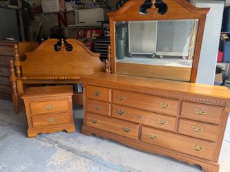 Bedroom set