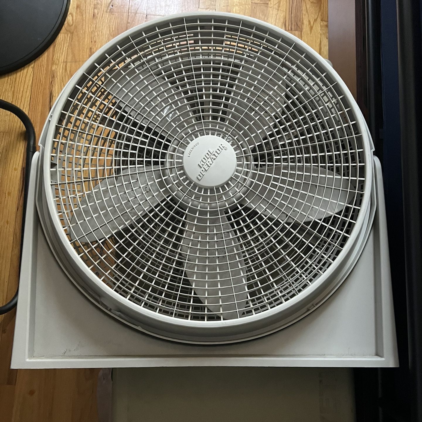 Lakewood 20inch Box Fan. for Sale in Pico Rivera, CA - OfferUp