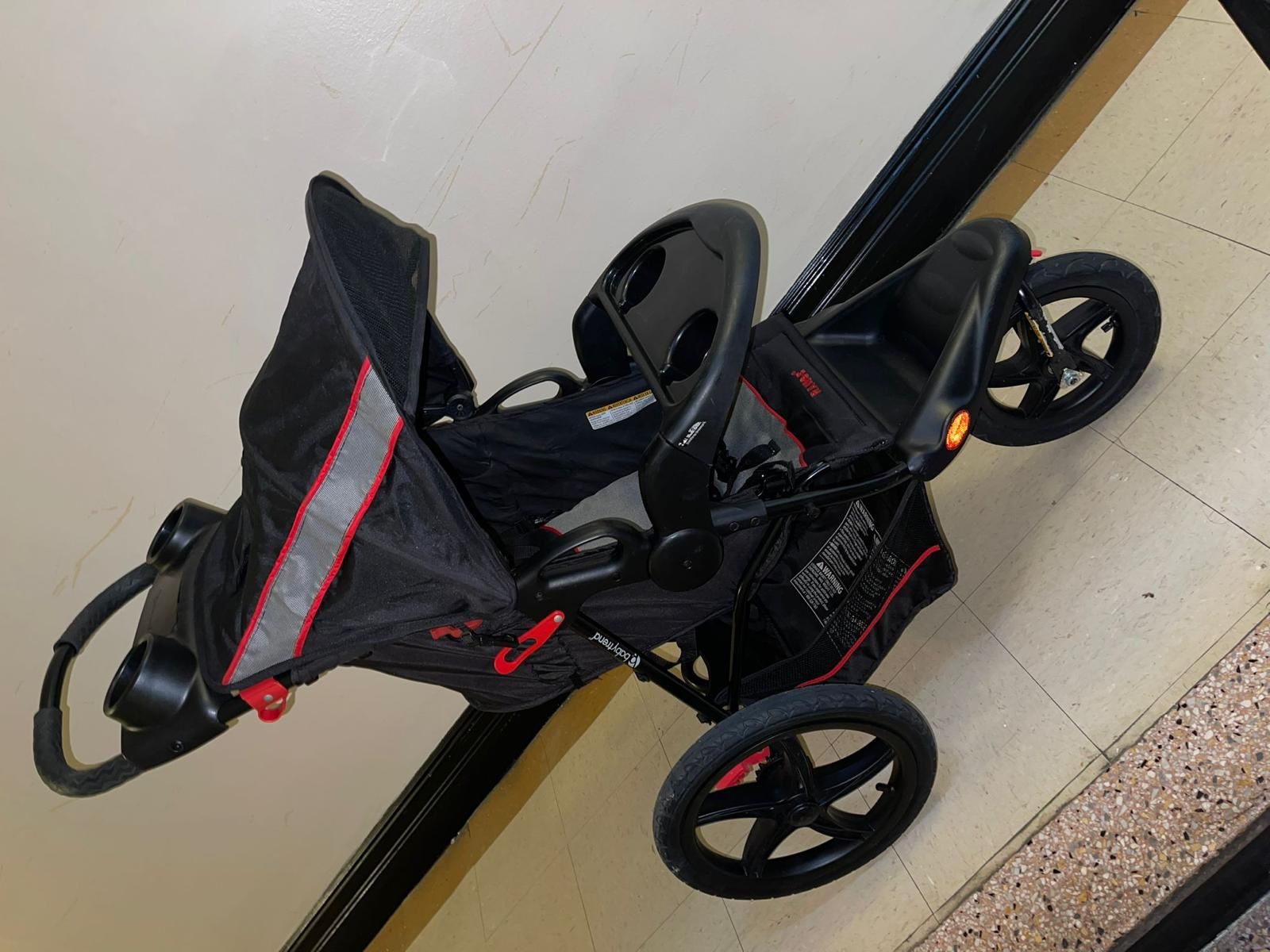 The Baby Trend® Range Jogger combines all the comfort and convenient features for active families. With all terrain composite wheels this jogger provi