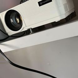 Vankyo Projector 