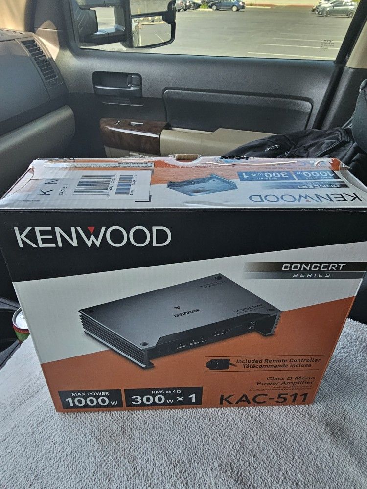 Kenwood KAC-511
Mono subwoofer amplifier — 500 watts RMS x 1 at 2 ohms