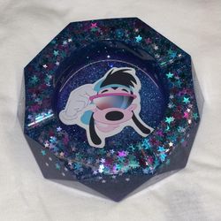 Goofy movie themed ashtray (glow in the dark)