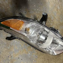 2011-2013 Toyota Sienna Headlights  Left Side 