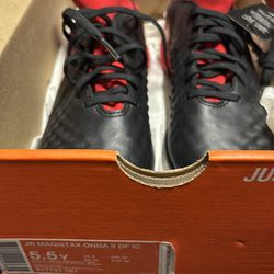 Nike magistax onda ll df ic black red indoor 5.1/2