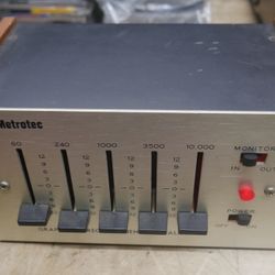 BSR Metrotec Graphic Stereo Frequency Equalizer Model FEW 1 USED. TESTED . IN A GOOD WORKING ORDER. 