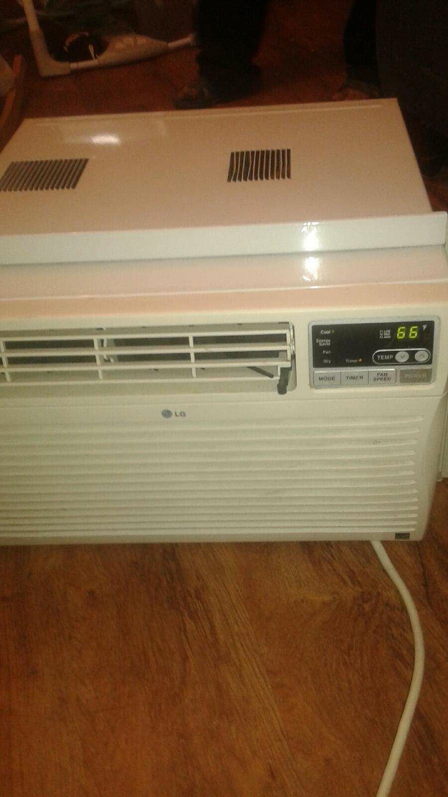 LG WINDOW AC 8,000 BTU