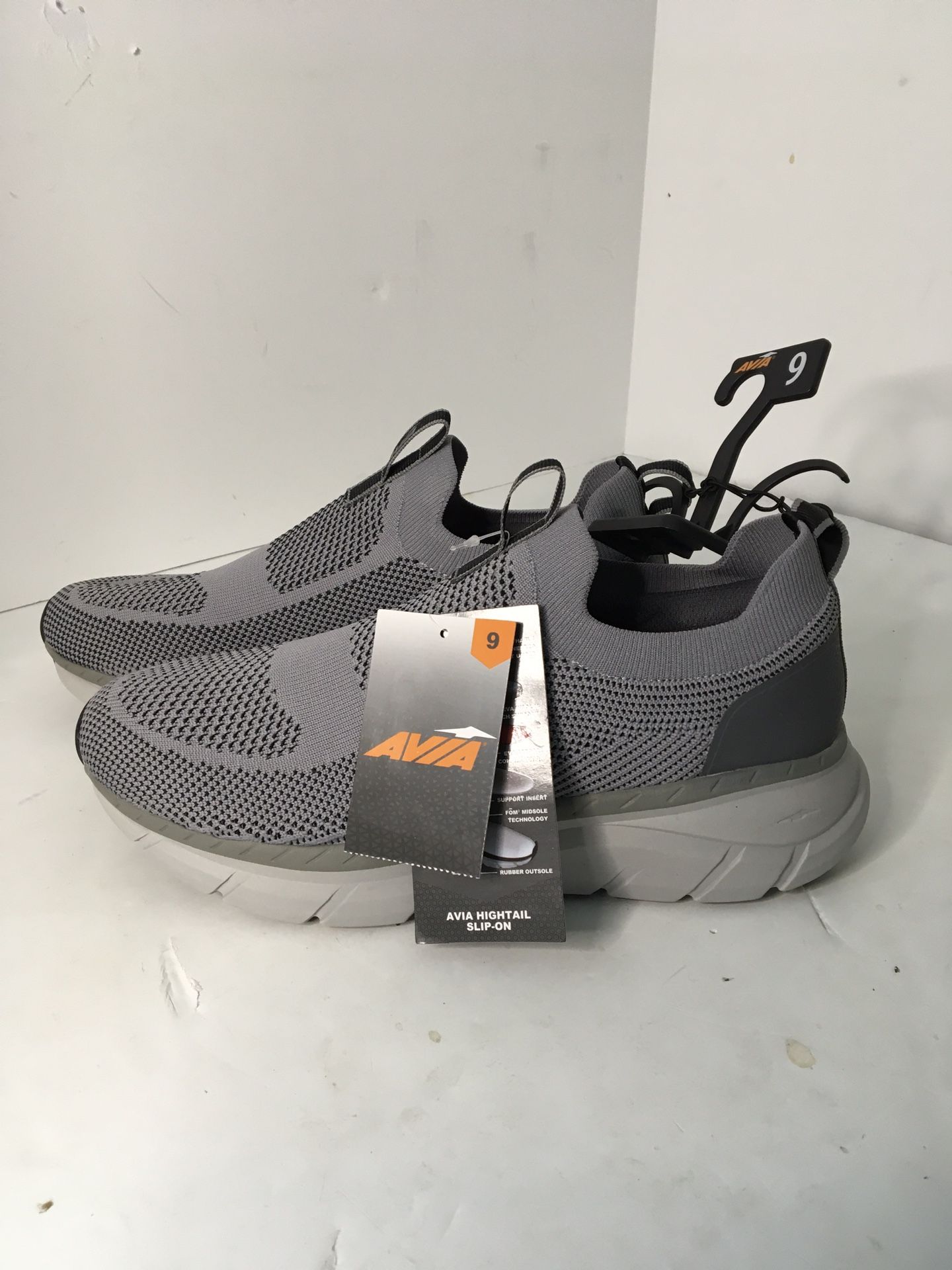 New Mens Size 9 Avia Hightail Slip On Athletic Shoes