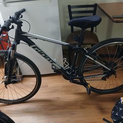 GIANT ATX 700C ADULT BIKE