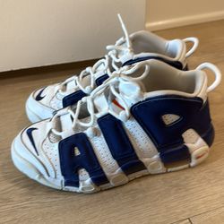 Nike uptempos white&blue 5Y