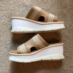 Sorel Joanie III Sporty Beige and White Leather Slide Wedge Sandal Size 9
