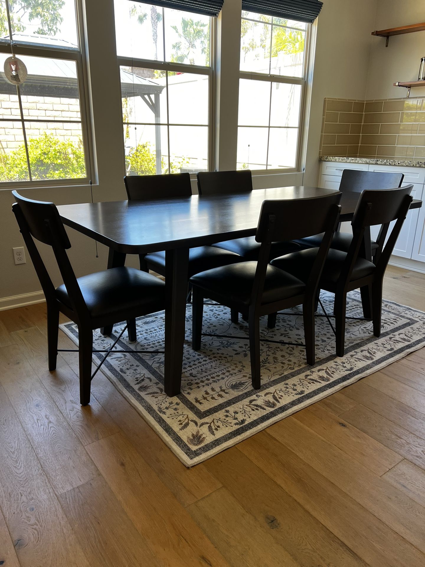 Dining table, 6 Chairs