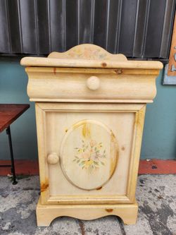Beautiful Small Vintage Country French Style Wood Side Table
