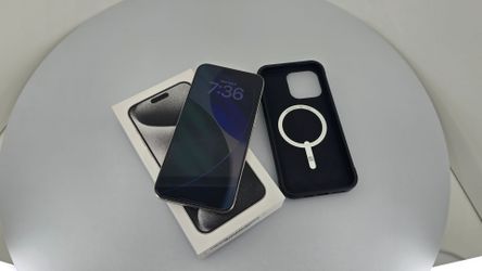 Apple iPhone 15 Pro Max 256gb unlocked with MagSafe Case and Box