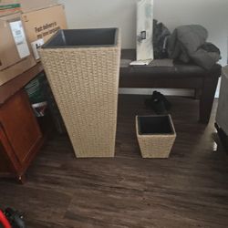 Basket containers for plants.
Beautiful decor or any room thirty dollars in perfect condition